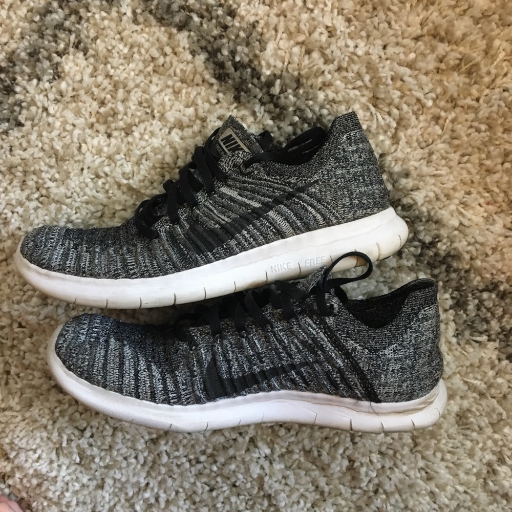 :: Nike :: Sneakers